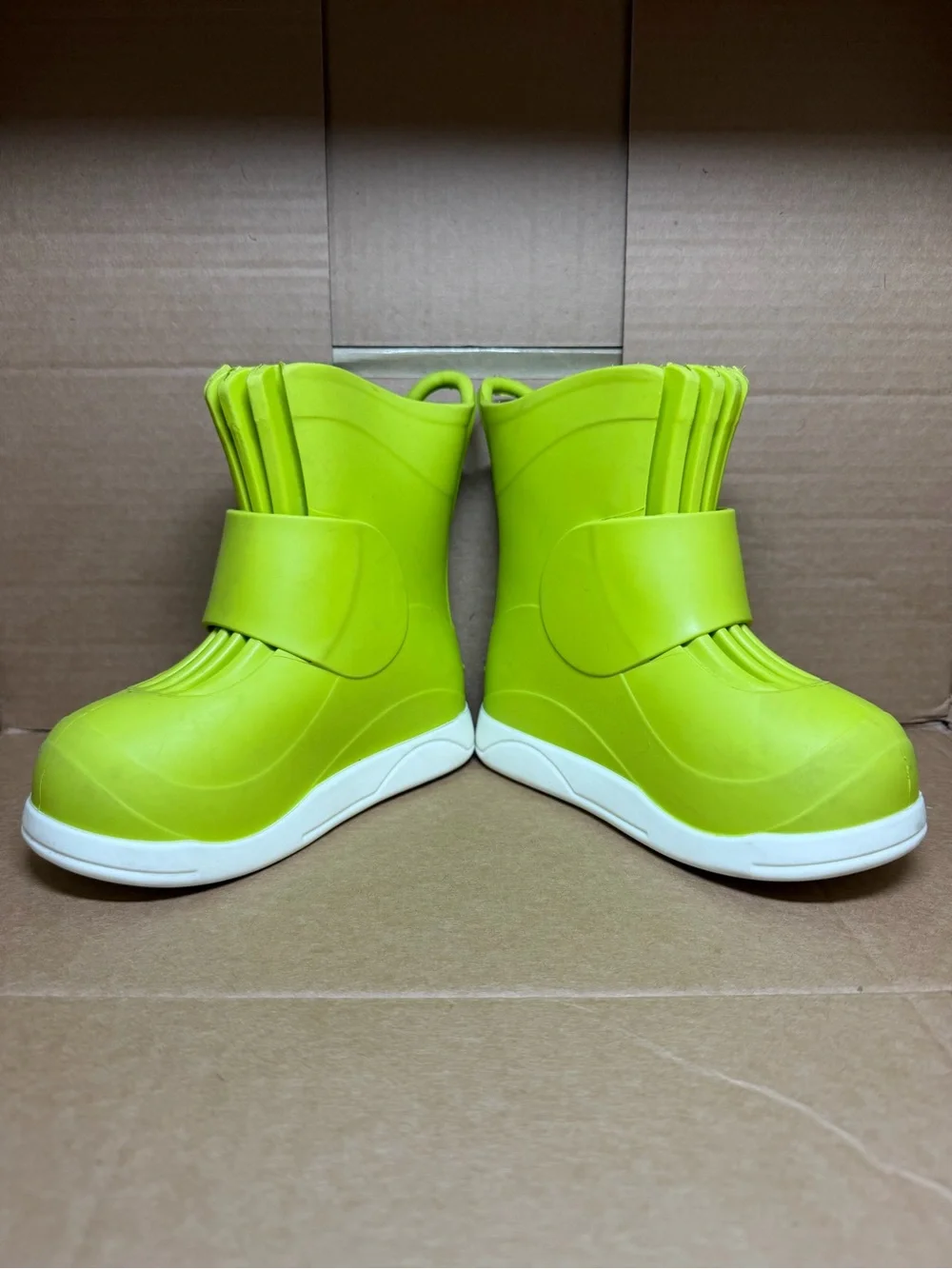 Kids over the shoe rain boot